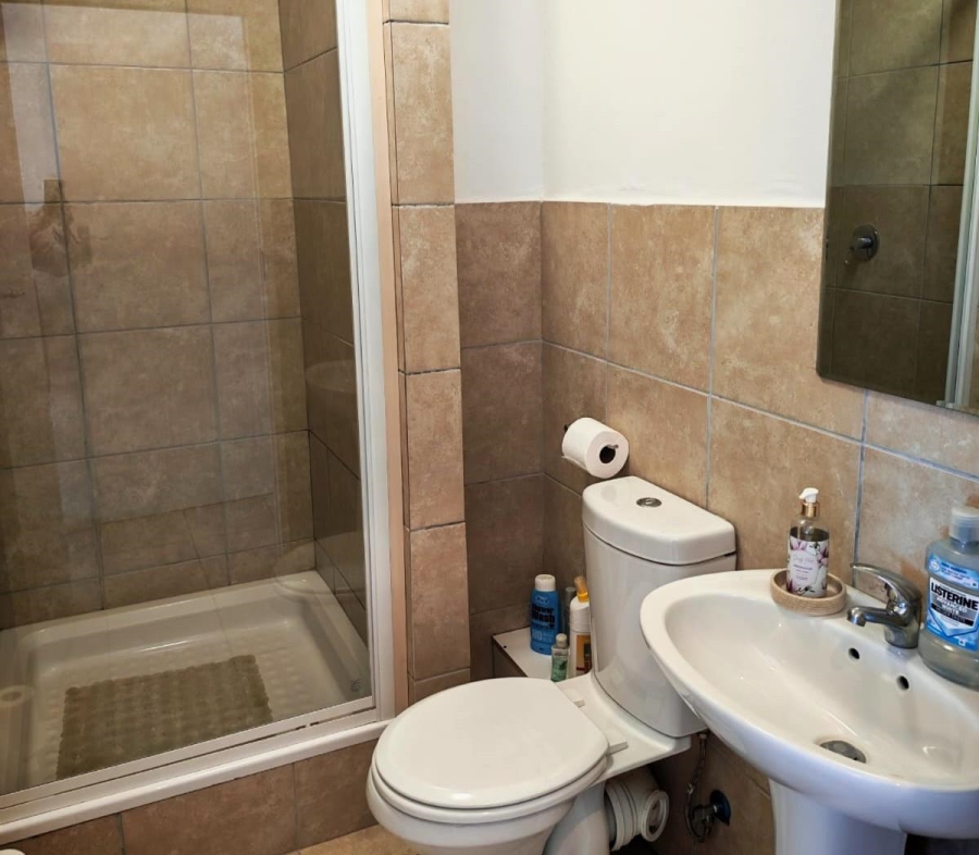 2 Bedroom Property for Sale in De Kelders Western Cape
